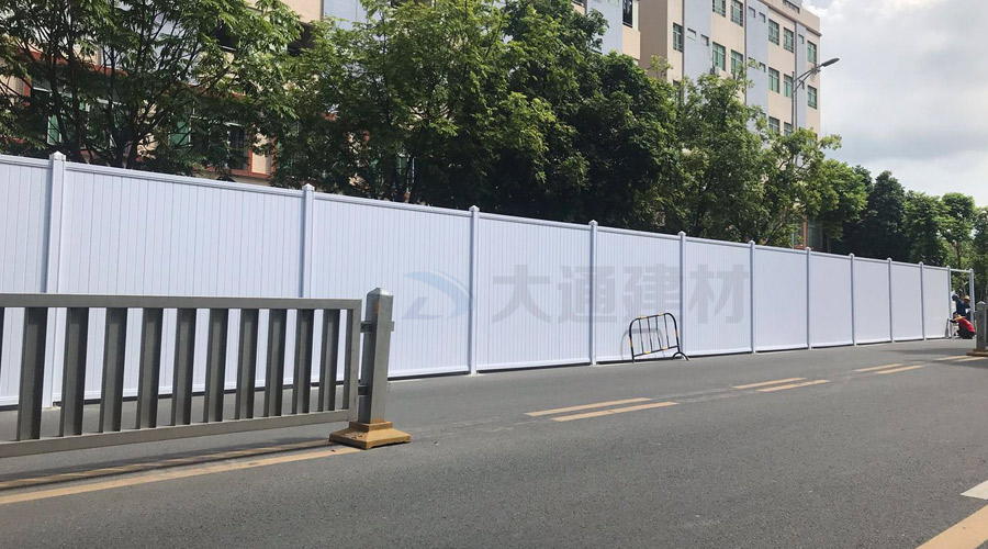 什么是PVC圍擋，pvc圍擋生產(chǎn)廠家哪家好？